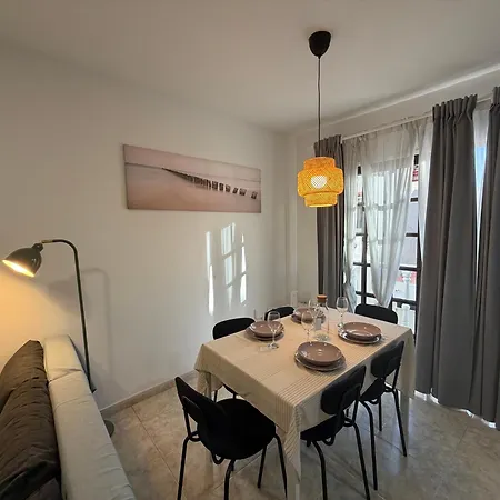 2 Bedroom With Solarium Terrace Appartamento *